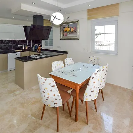 Villa Eight Bedroom By Summer Homes